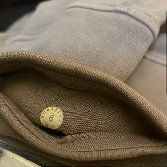 EUC Lululemon Inner Glow Leggingss - Picture 4 of 4